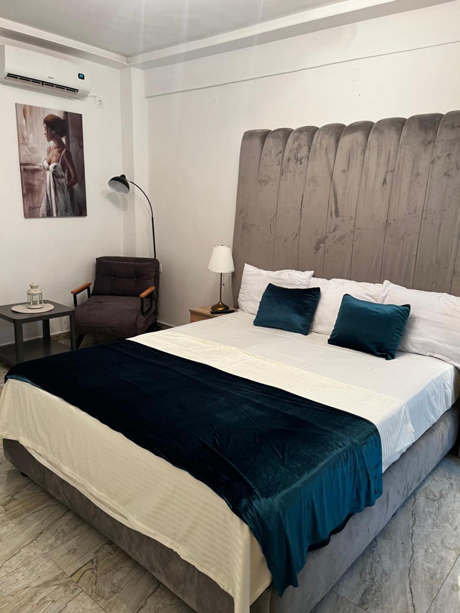 Mila Deluxe Appartement Peraía Buitenkant foto