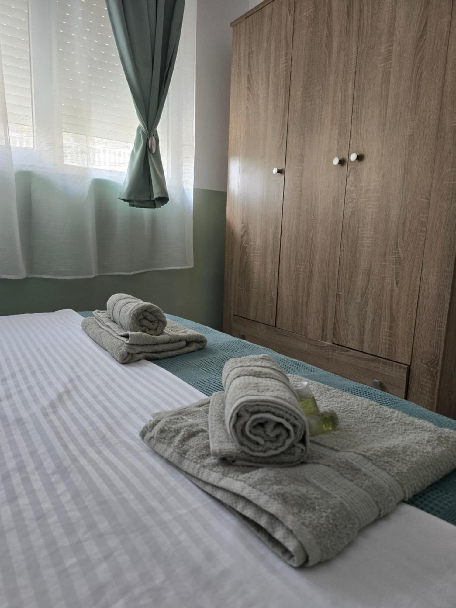 Mila Deluxe Appartement Peraía Buitenkant foto