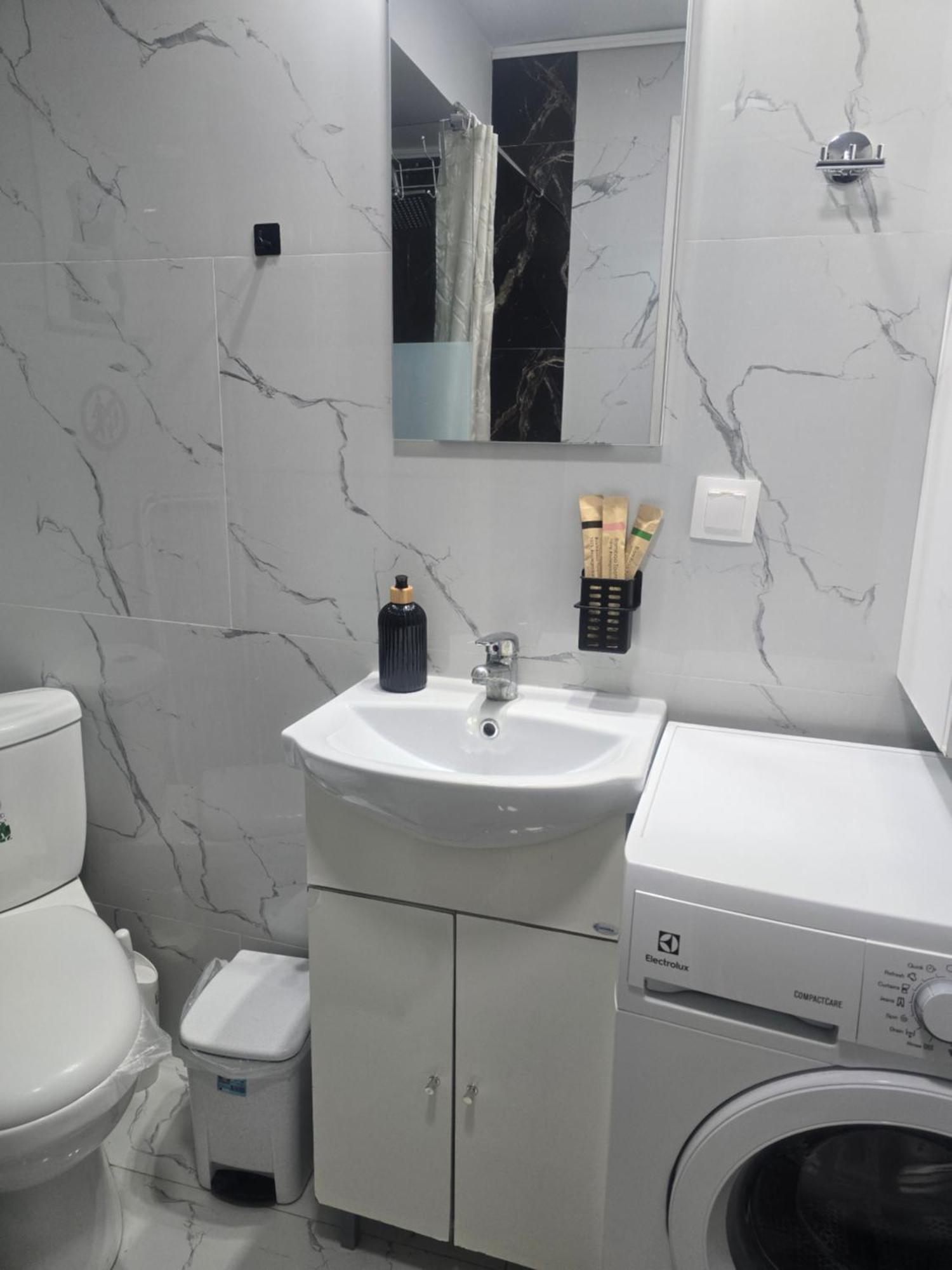 Mila Deluxe Appartement Peraía Buitenkant foto